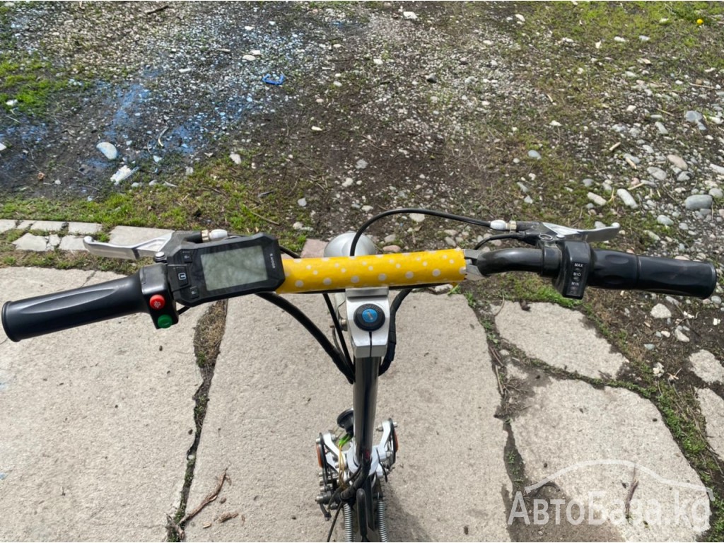 Продаю электро самакат Eltreco Rhino ES17. 