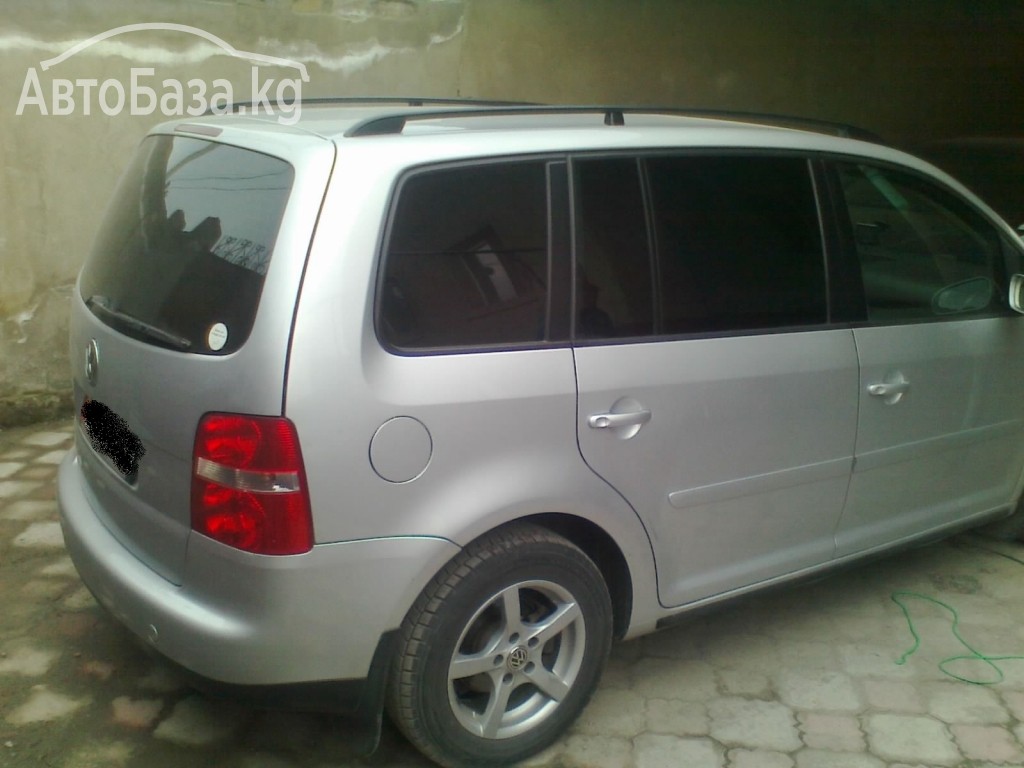 Volkswagen Touran 2004 года за ~819 000 сом