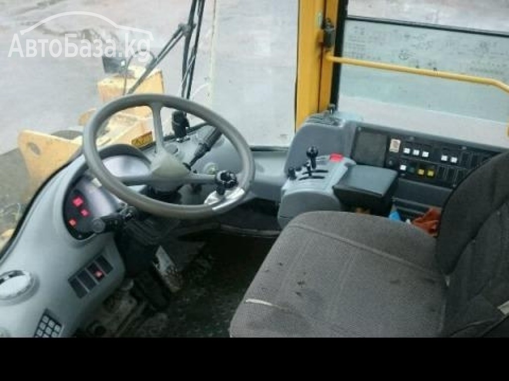 Погрузчик Volvo L90D