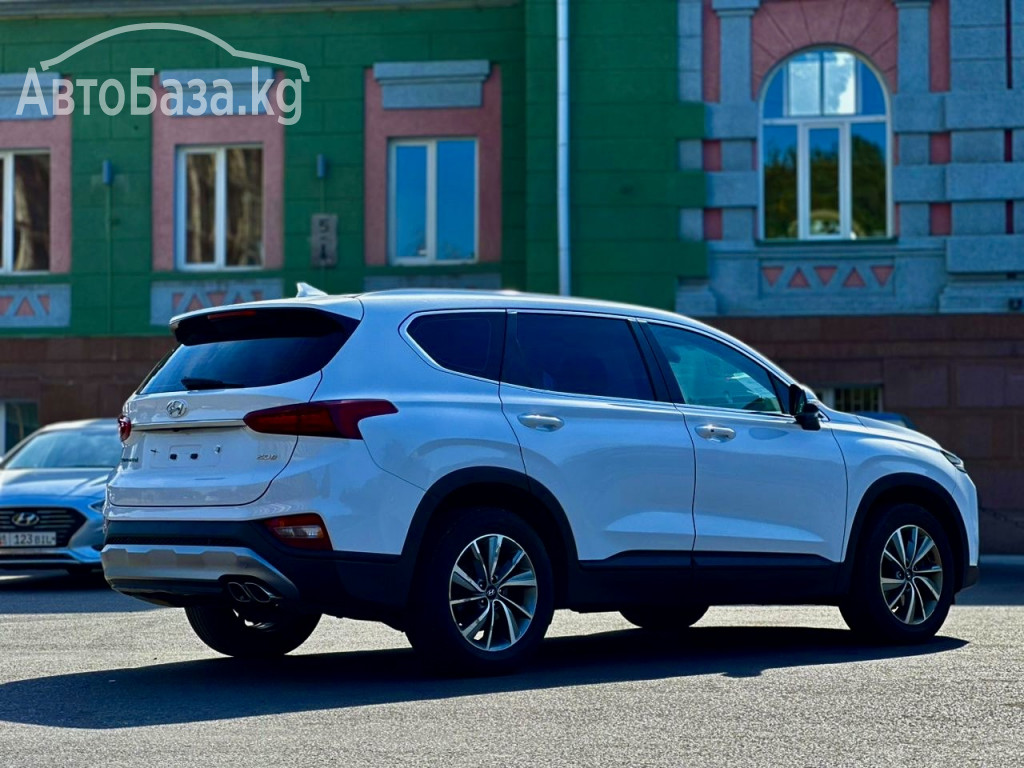 Hyundai Santa Fe 2017 года за ~1 982 800 сом