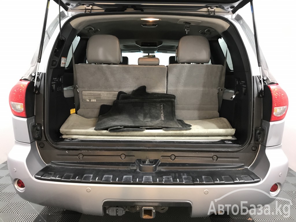 Toyota Sequoia 2014 года за ~2 758 700 сом