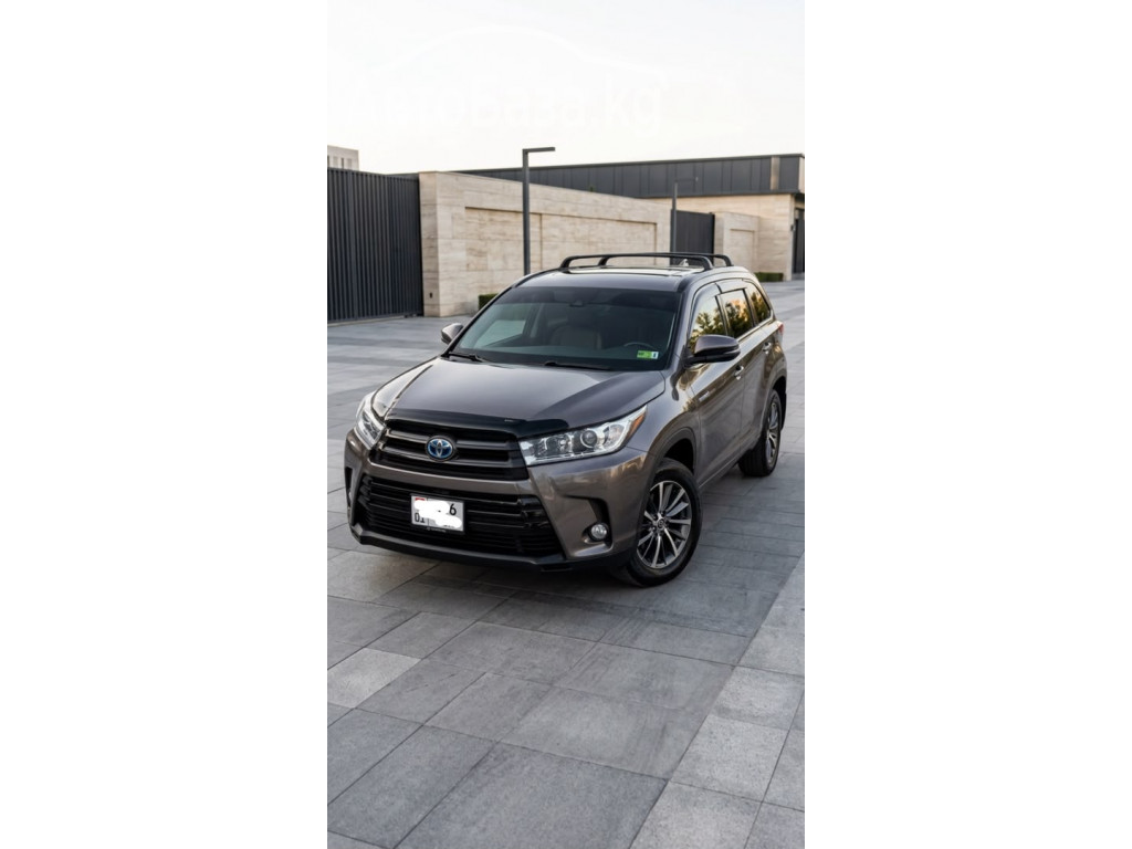 Toyota Highlander 2017 года за ~2 456 300 сом