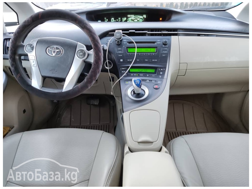 Toyota Prius 2010 года за ~1 062 000 сом