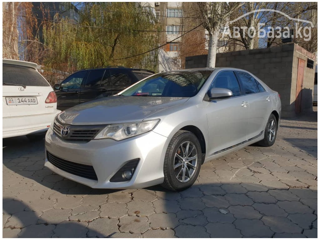 Toyota Camry 2013 года за 13 300 сом