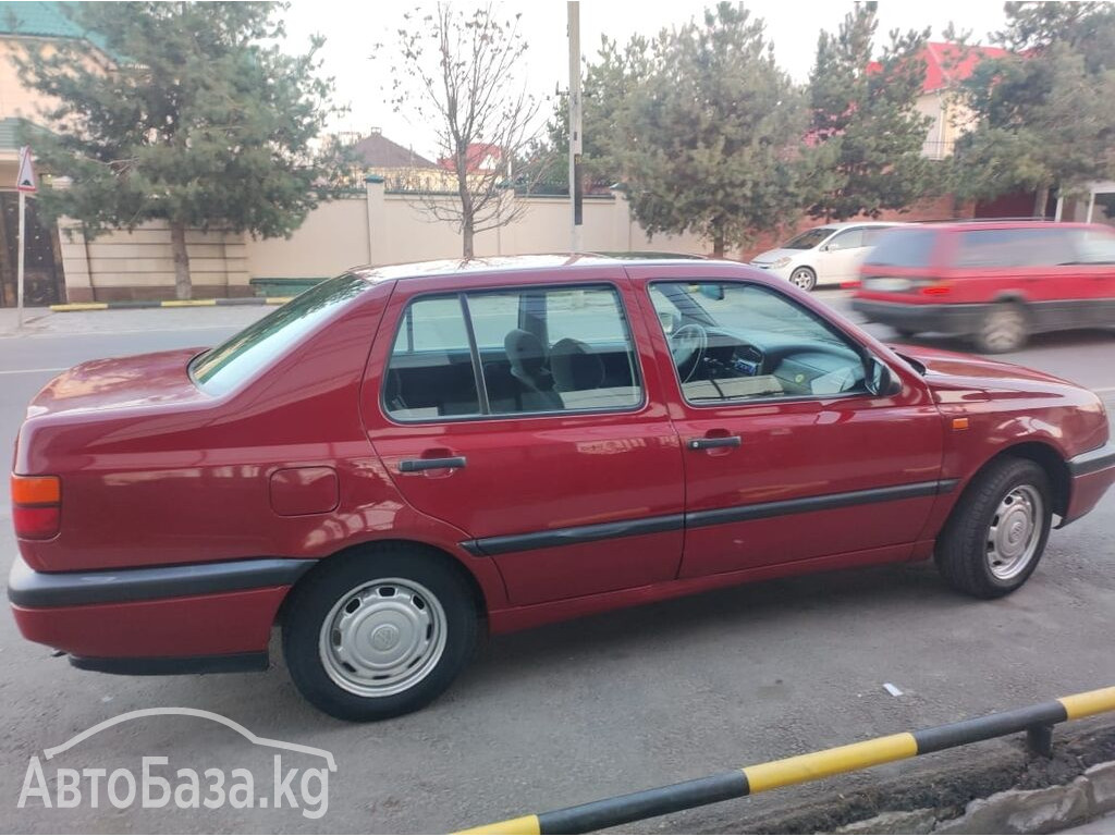 Volkswagen Vento 1994 года за 396 000 сом