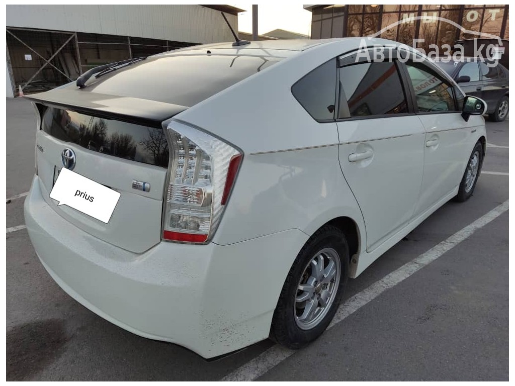 Toyota Prius 2010 года за ~1 034 500 сом