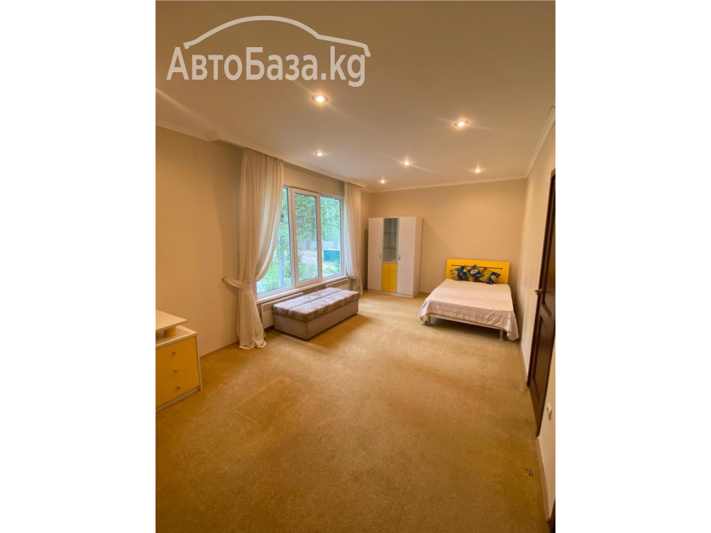 Сдается коттедж на Иссык-Куле , с. Бостери, первая линия,4 спальни!