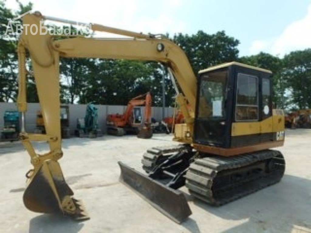 Экскаватор Caterpillar E70B	