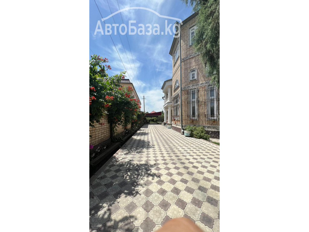 Продается большой Особняк 10ти комнатный 