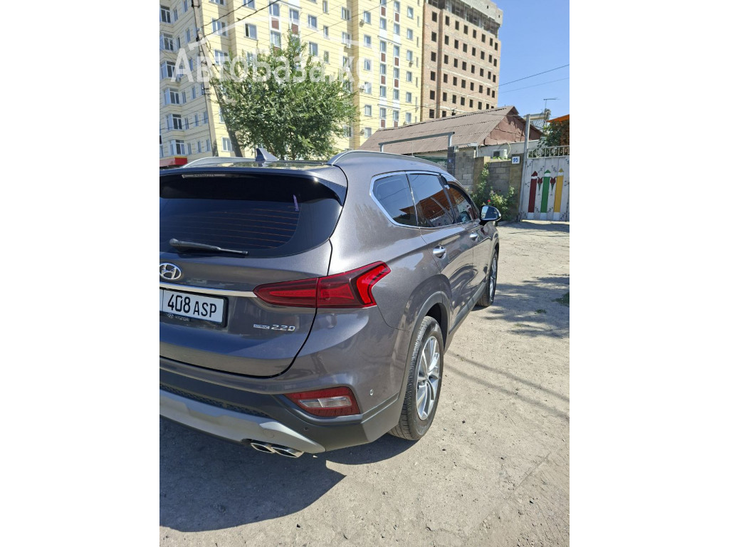 Hyundai Santa Fe 2017 года за ~2 149 200 сом