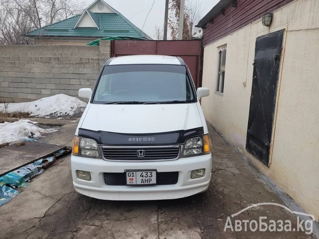 Honda Stepwgn 2000 года за ~594 900 руб.