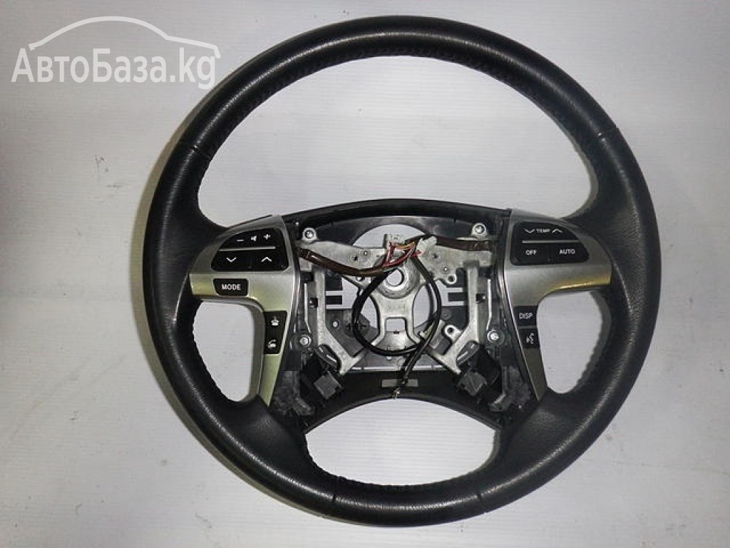 Руль для Toyota Highlander II 2007-2013 г.в., черная кожа, в сборе с кнопка