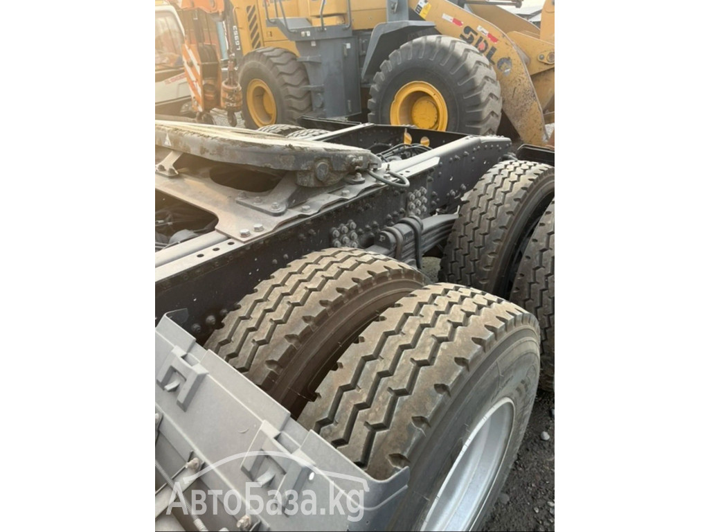 Тягач Shaanxi Sany