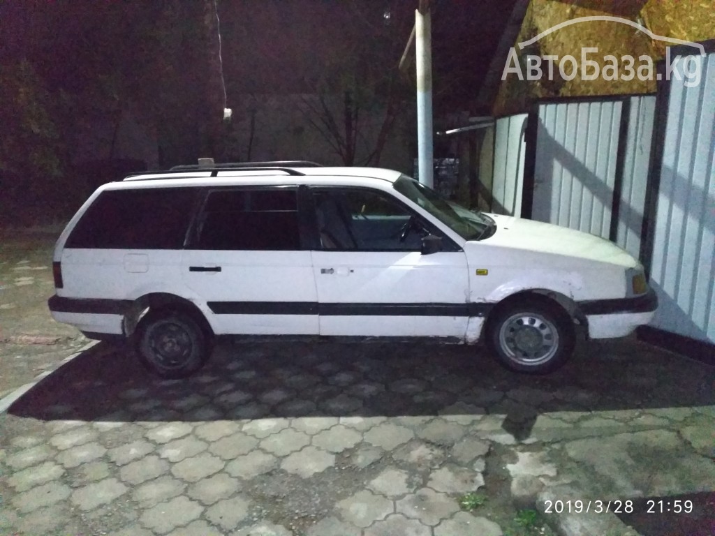 Volkswagen Passat CC 1990 года за 90 000 сом