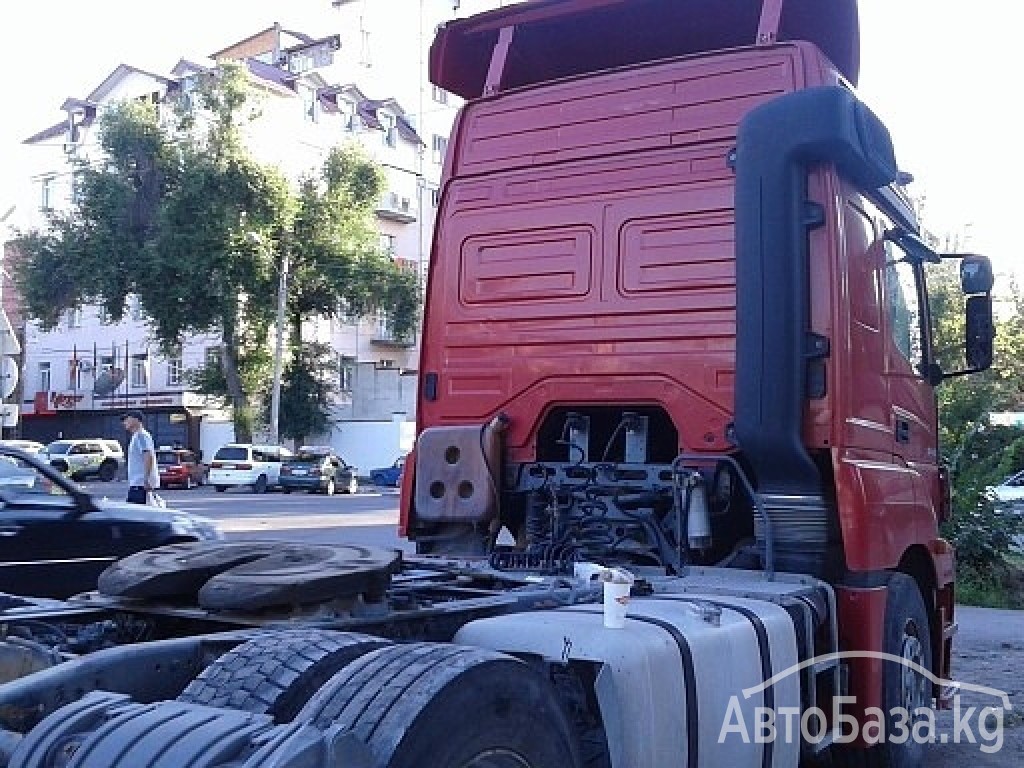 Тягач Mercedes-Benz AxoR