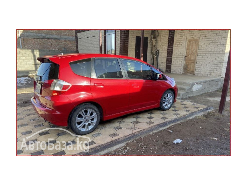 Honda Fit 2010 года за 5 000$