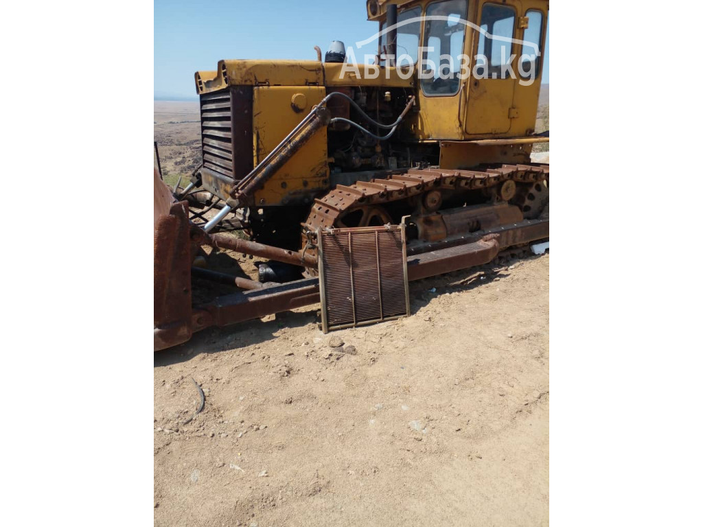 Продам бульдозер Т130