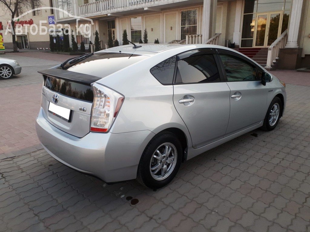Toyota Prius 2011 года за ~929 300 сом