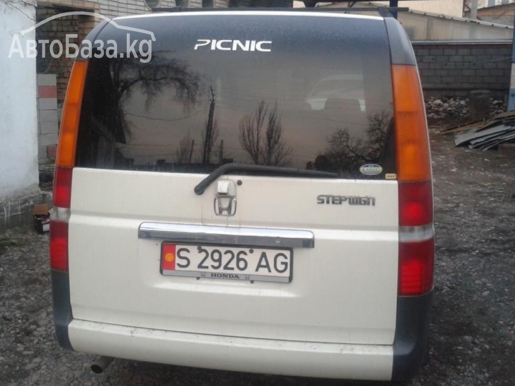 Honda Stepwgn 2001 года за 4 700$