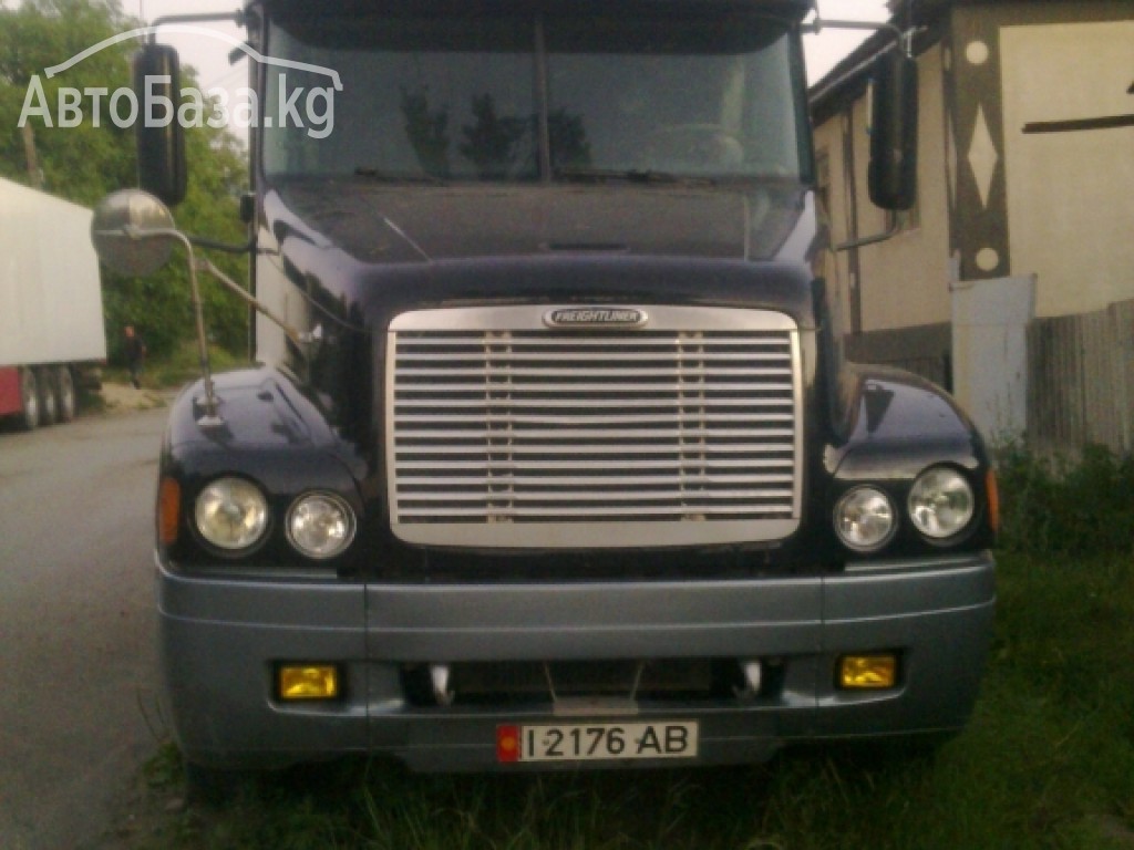 Тягач Freightliner st-120