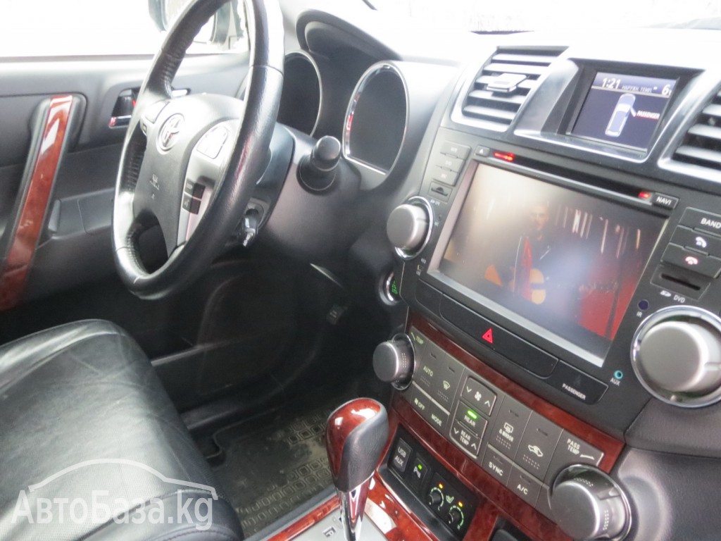 Toyota Highlander 2012 года за ~2 111 000 сом
