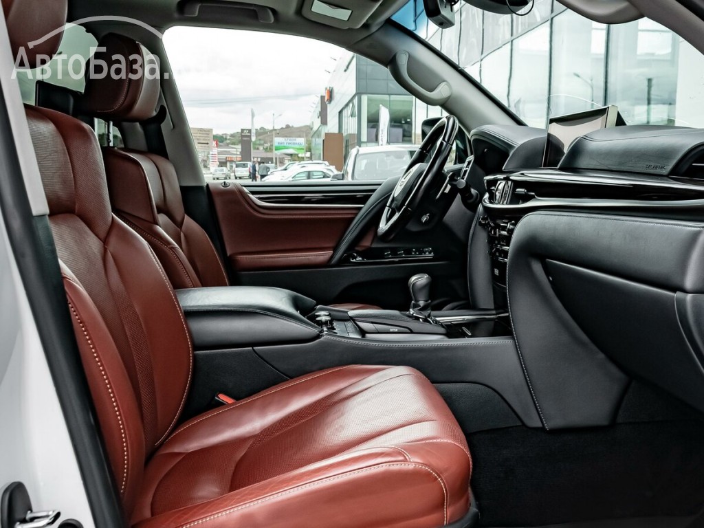 Lexus LX 2016 года за ~6 875 000 сом