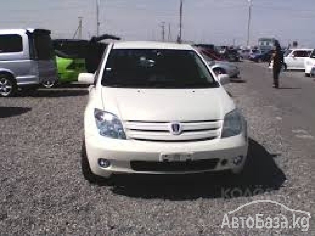 Toyota Ist 2002 года за ~293 200 сом