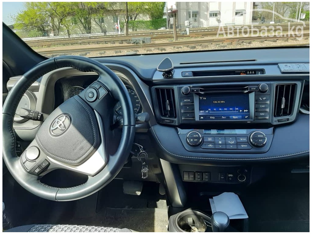 Toyota RAV4 2017 года за 1 500 000 сом