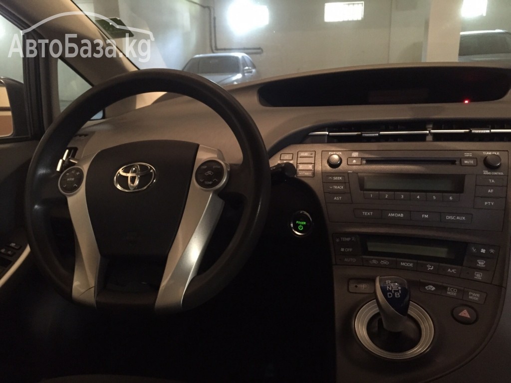 Toyota Prius 2010 года за ~1 077 600 сом