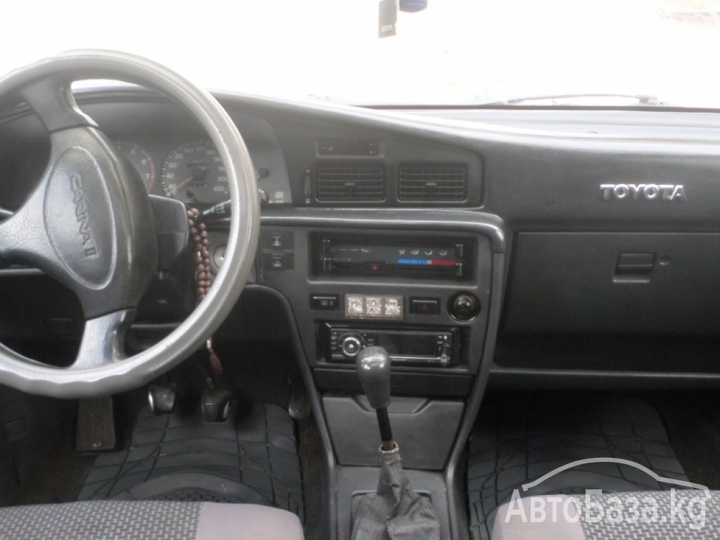 Toyota Carina 1990 года за ~215 600 сом