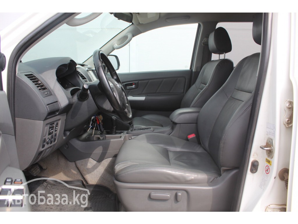Toyota Hilux 2013 года за ~2 159 300 сом