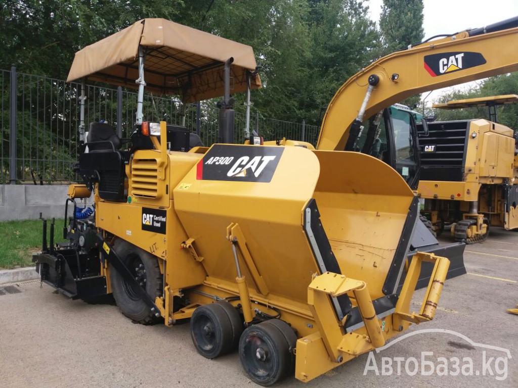 Асфальтоукладчик Caterpillar Cat® AP300