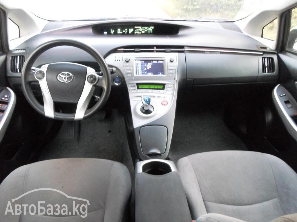 Toyota Prius 2015 года за ~973 500 сом