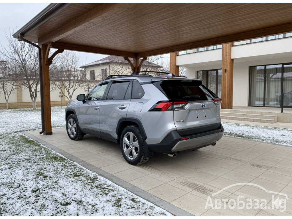 Toyota RAV4 2017 года за 30 000$