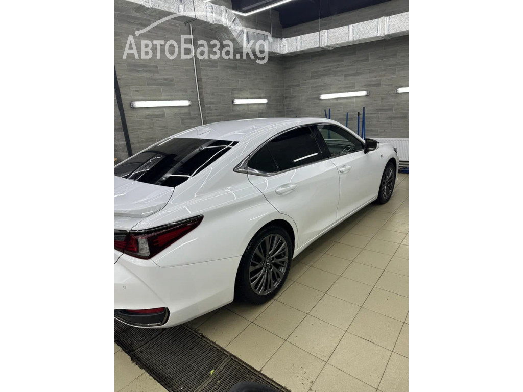 Lexus ES 2017 года за ~3 298 300 сом