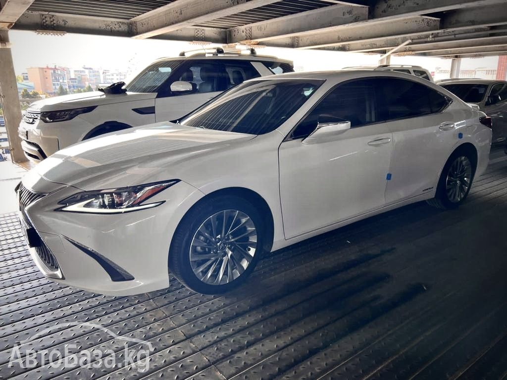 Lexus ES 2017 года за ~3 805 400 сом