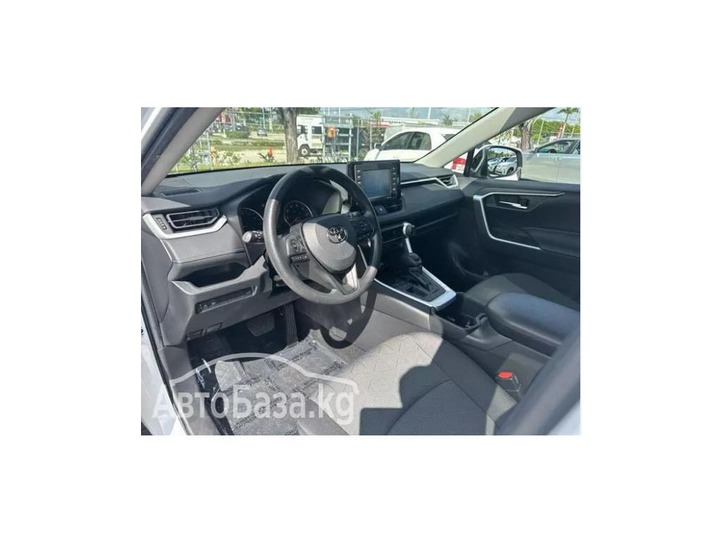 Toyota RAV4 2017 года за ~1 491 300 сом