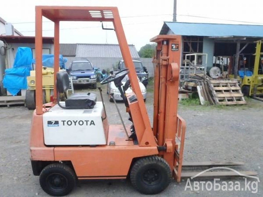 Погрузчик Toyota 