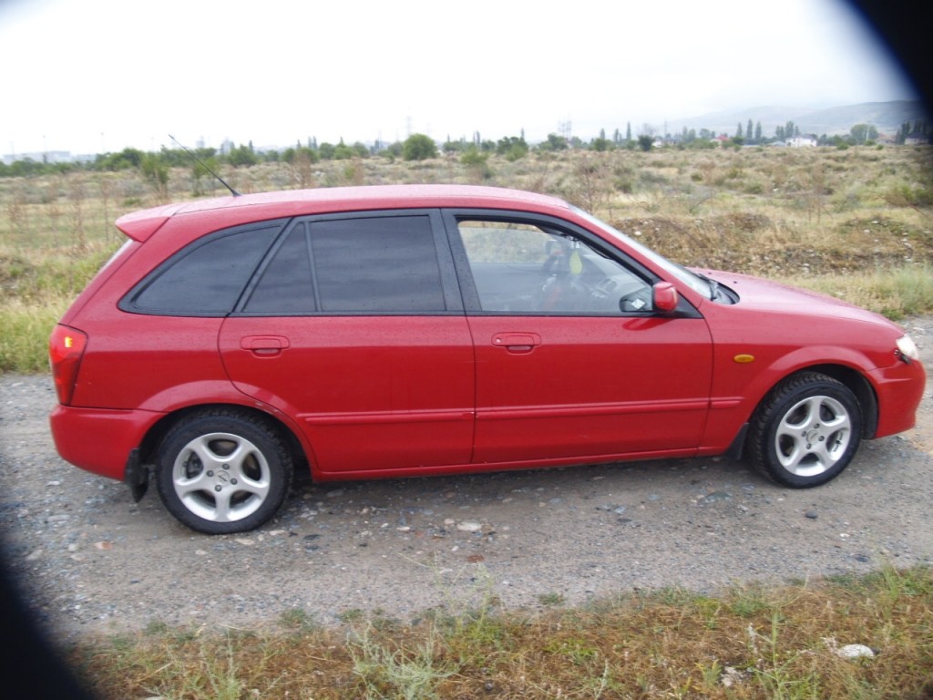 Mazda 323 2001 года за ~299 200 сом