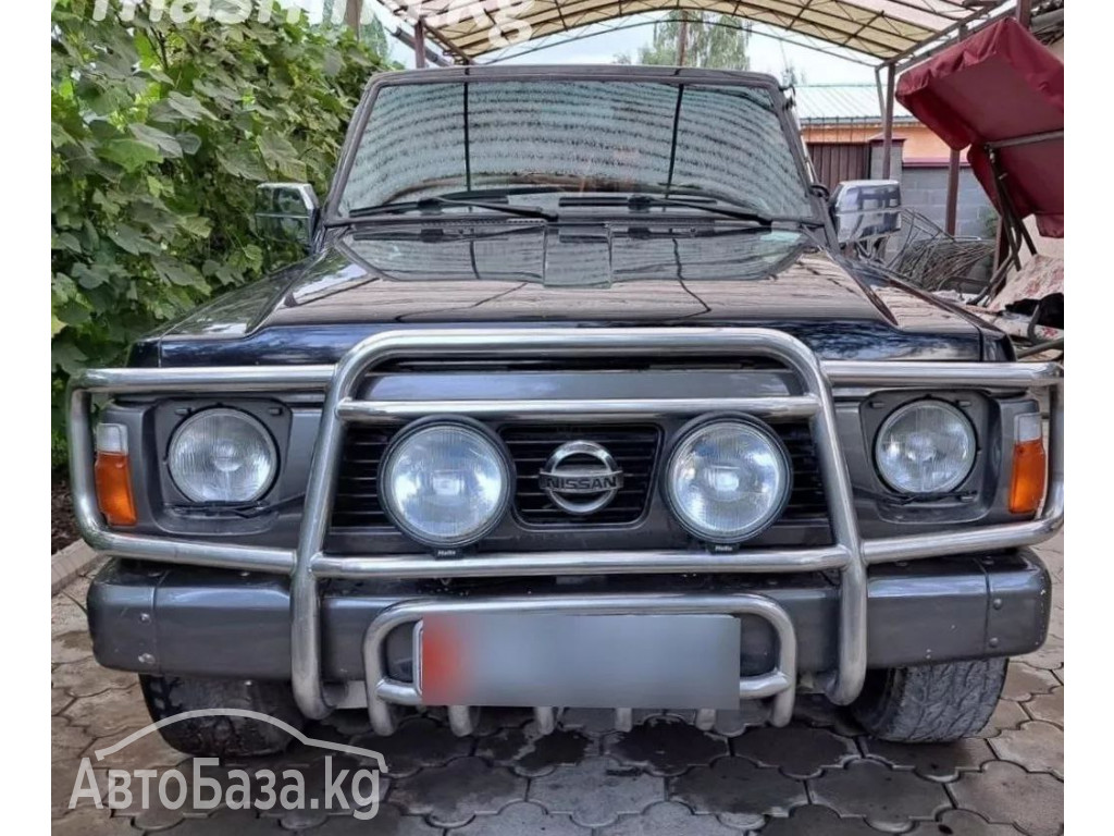 Nissan Patrol 1993 года за ~833 400 сом