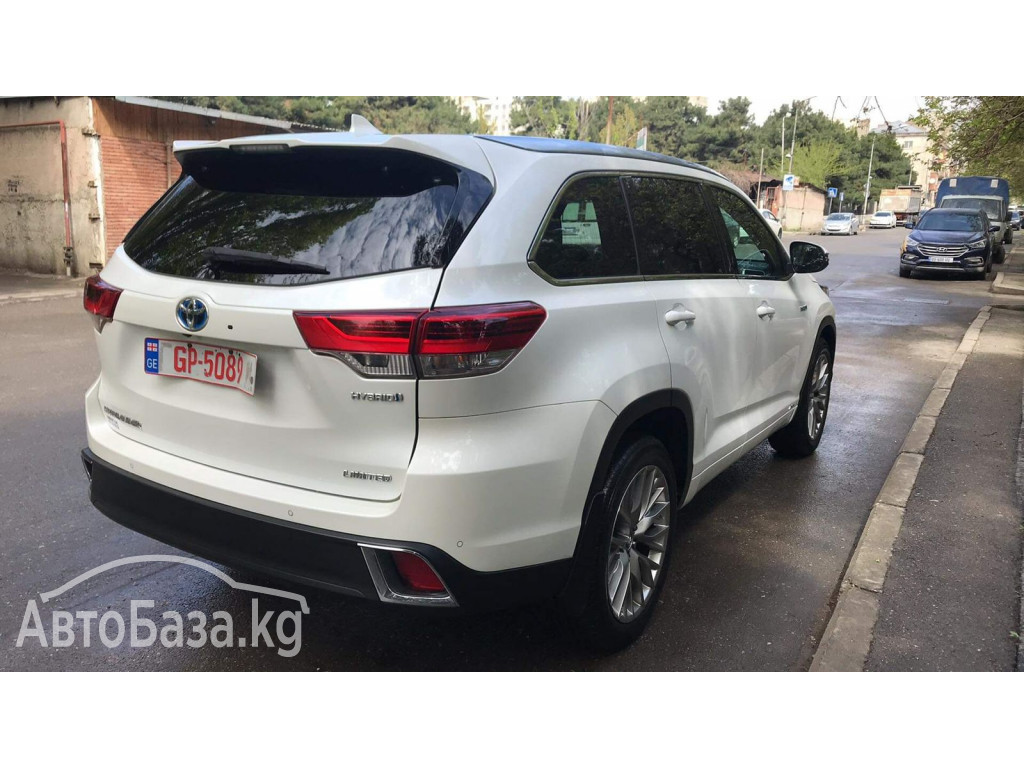 Toyota Highlander 2017 года за ~3 478 300 сом