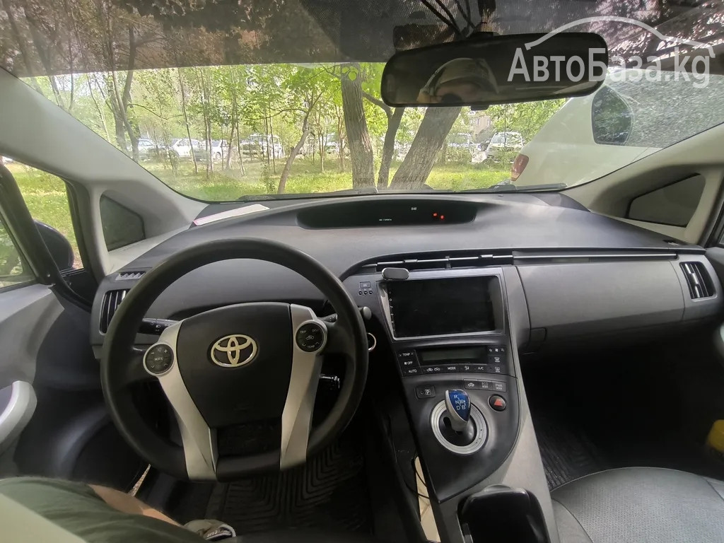 Toyota Prius 2011 года за ~965 000 сом