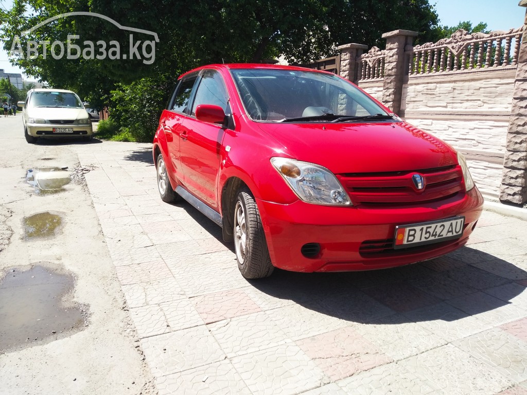 Toyota Ist 2003 года за ~388 000 сом