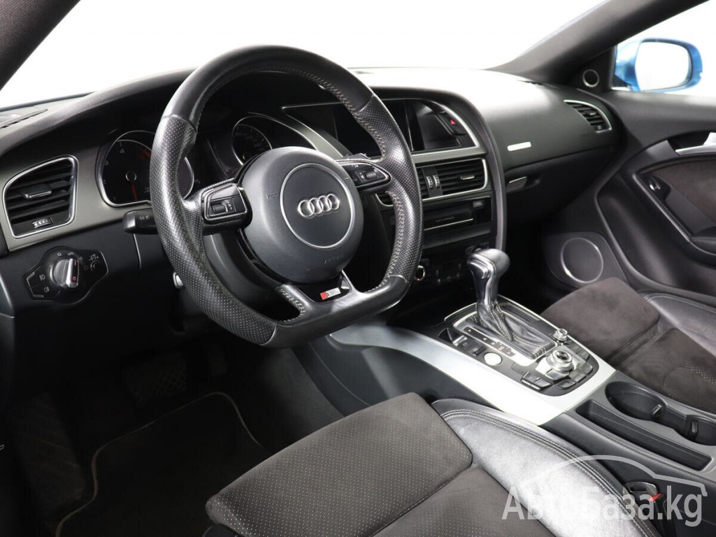 Audi A5 2012 года за ~10 409 100 тг