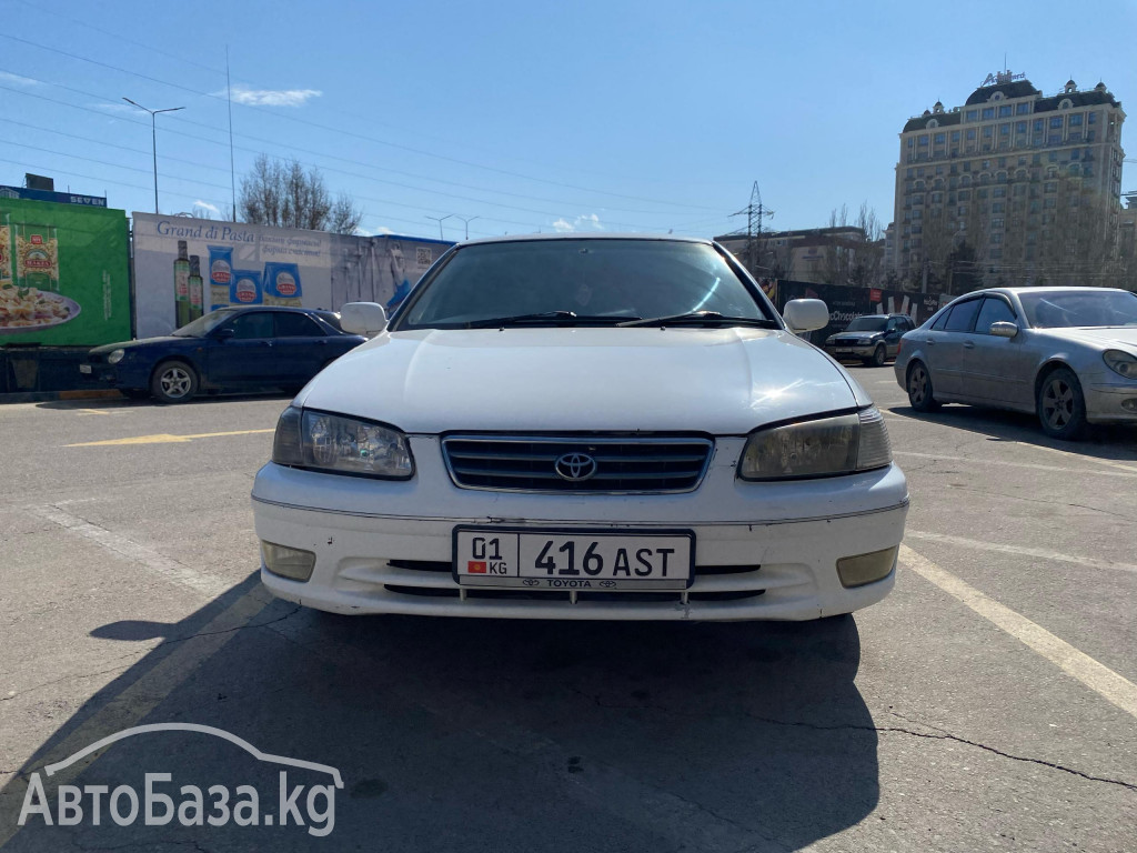 Toyota Camry 2000 года за ~324 600 сом