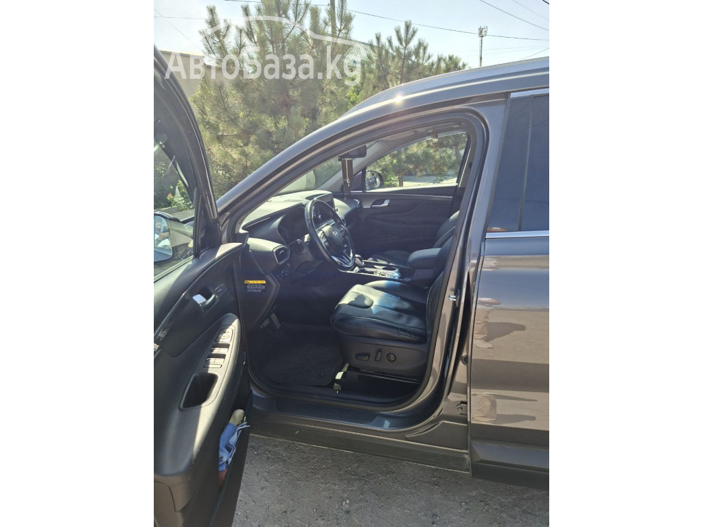 Hyundai Santa Fe 2017 года за ~2 149 200 сом