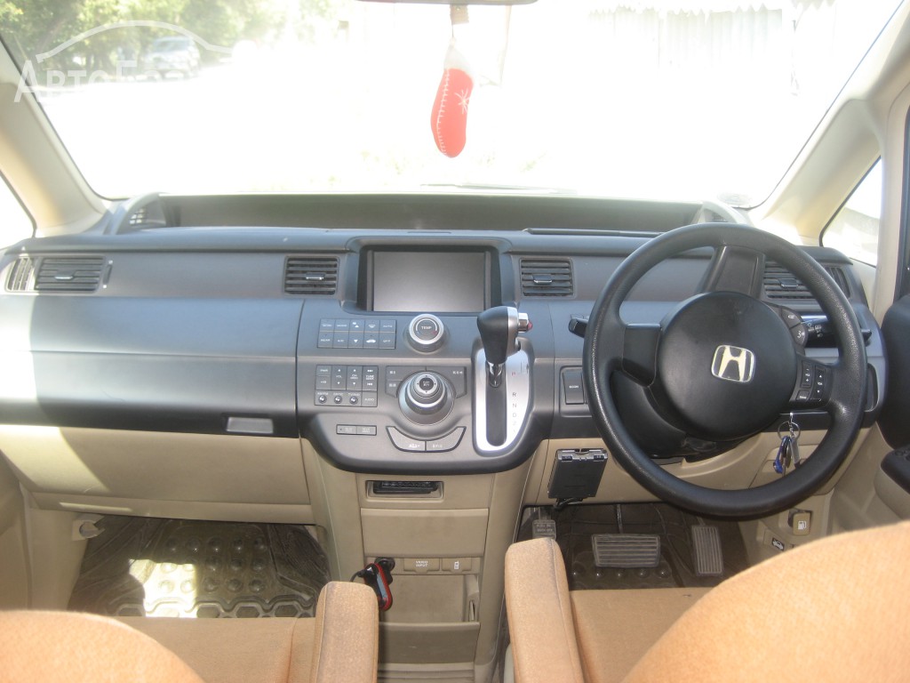Honda Stepwgn 2005 года за 5 000$