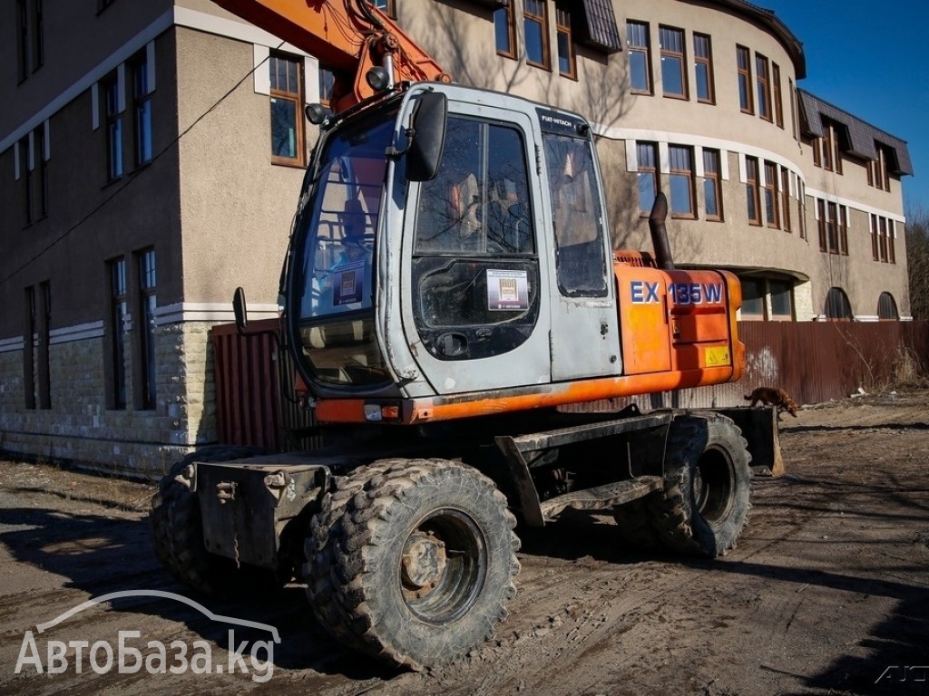 Экскаватор Hitachi  EX135