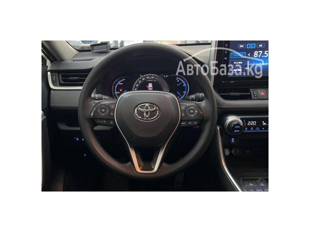 Toyota RAV4 2017 года за ~1 965 000 сом
