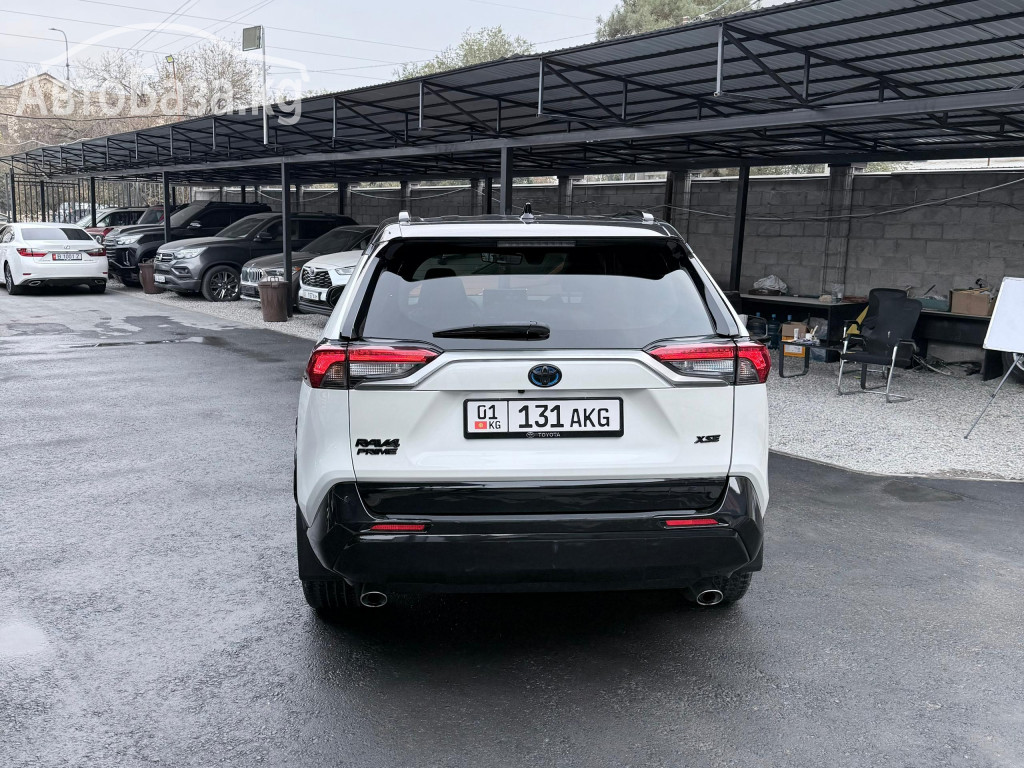 Toyota RAV4 2017 года за ~2 195 200 руб.